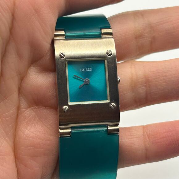 GUESS Silver Teal Stainless Steel Women’s Watch Working New Battery - Picture 4 of 8